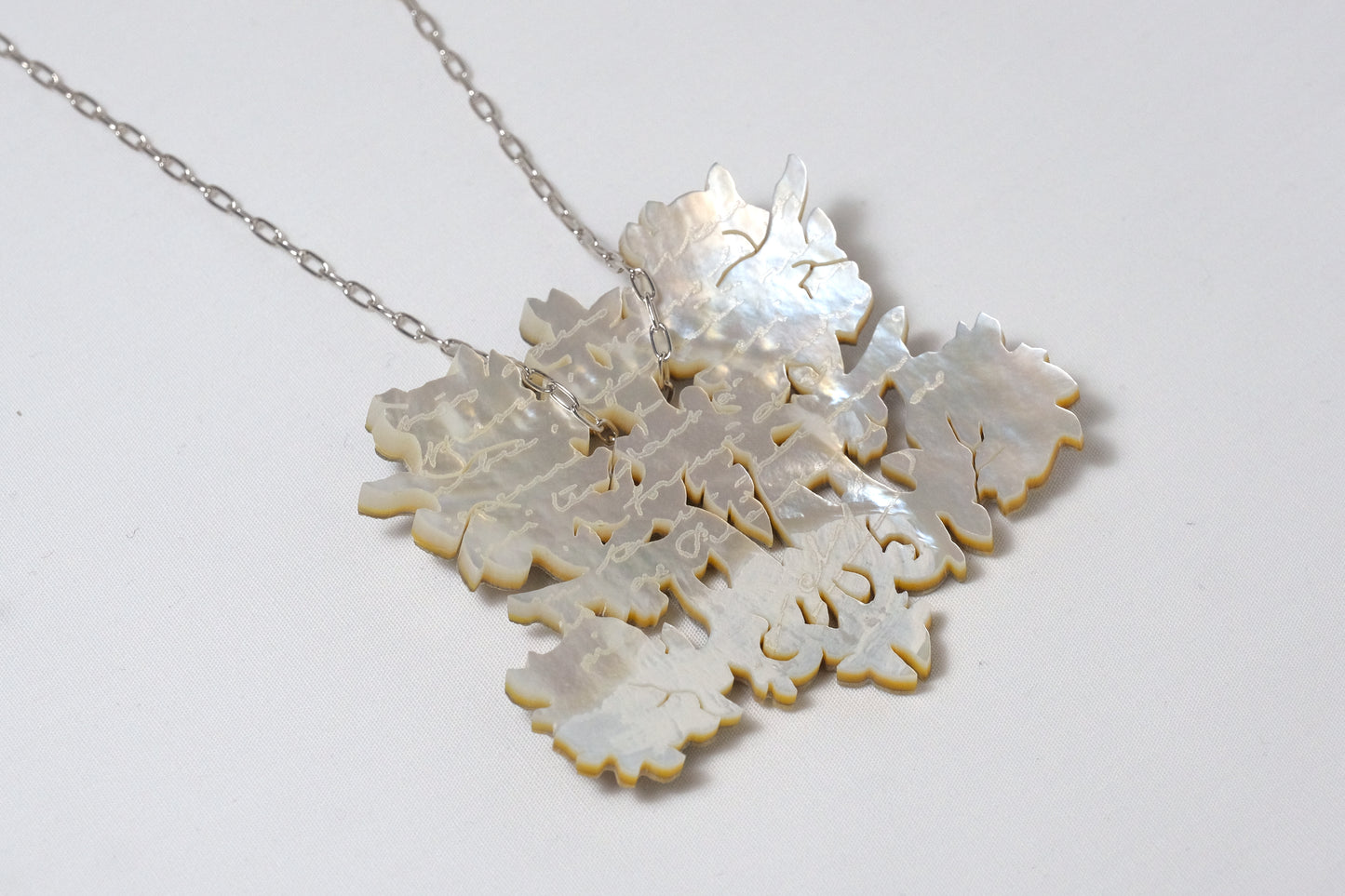 Morris_Pendant_01