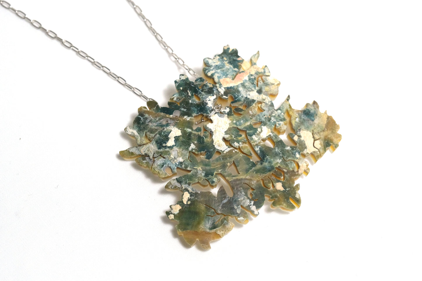 Morris_Pendant_01
